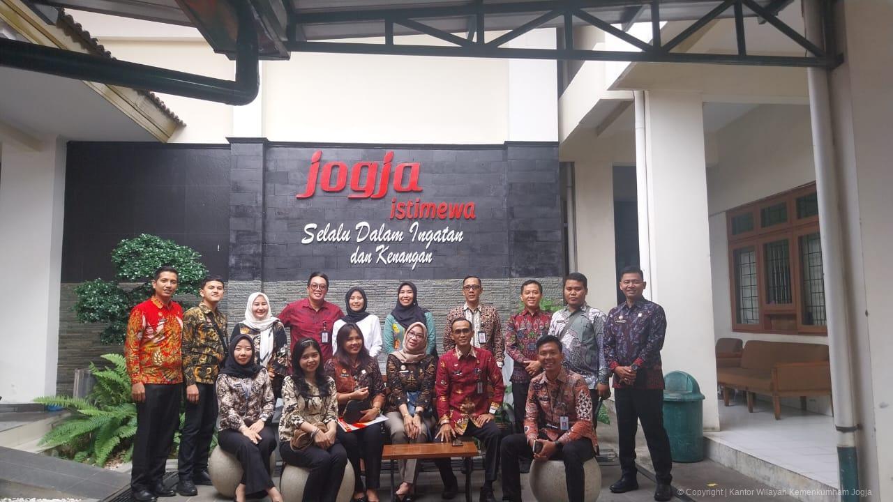 Kemenkum DIY Terima Kunjungan Studi Tiru dari Kanwil Lampung: Perkuat Sinergi dan Komitmen Menuju Pelayanan Publik Unggul